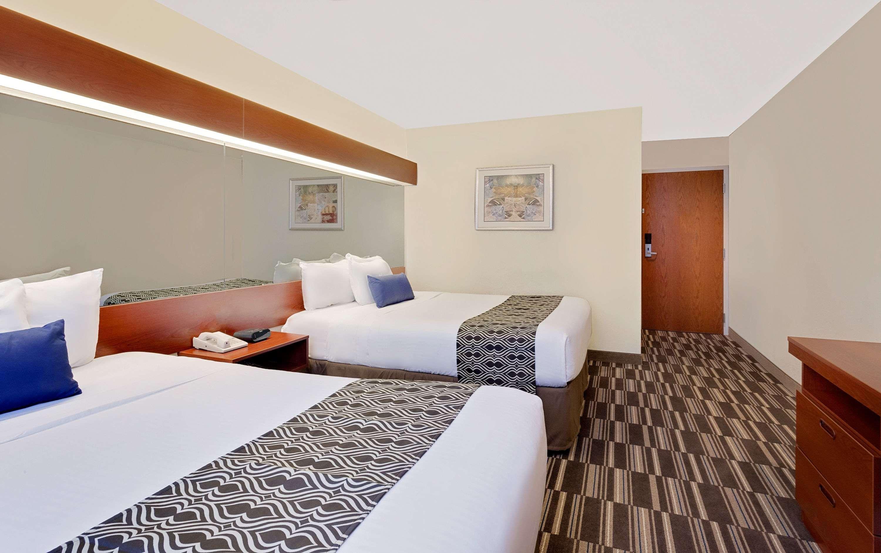 Microtel Inn & Suites By Wyndham Мидлтаун Экстерьер фото