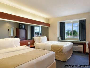 Microtel Inn & Suites By Wyndham Мидлтаун Экстерьер фото